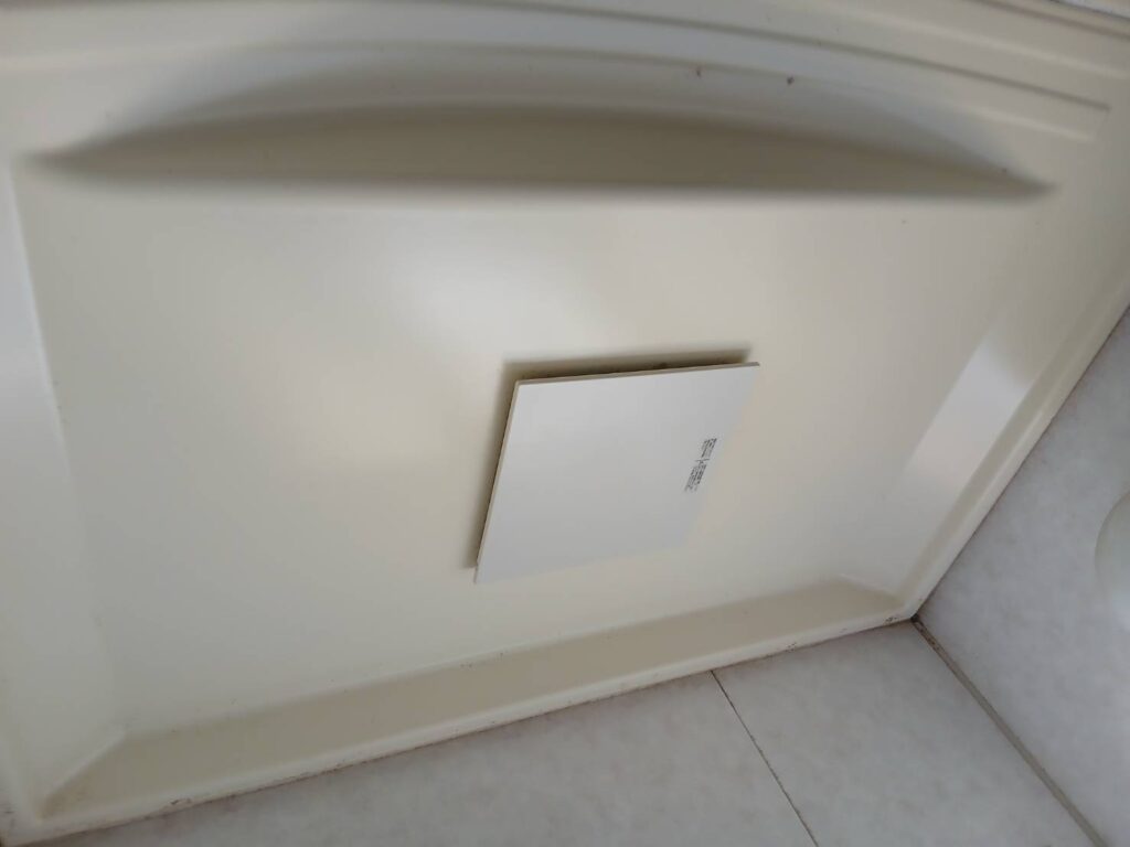施工後のお写真です。<br />
ＬＩＸＩＬの換気扇を設置しました。