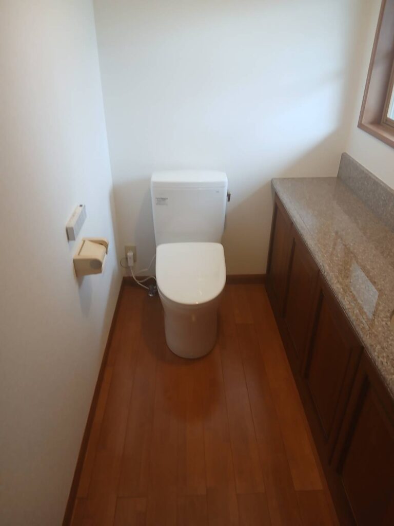 糸島市　Ｙ様邸　トイレ交換＋クロス張替